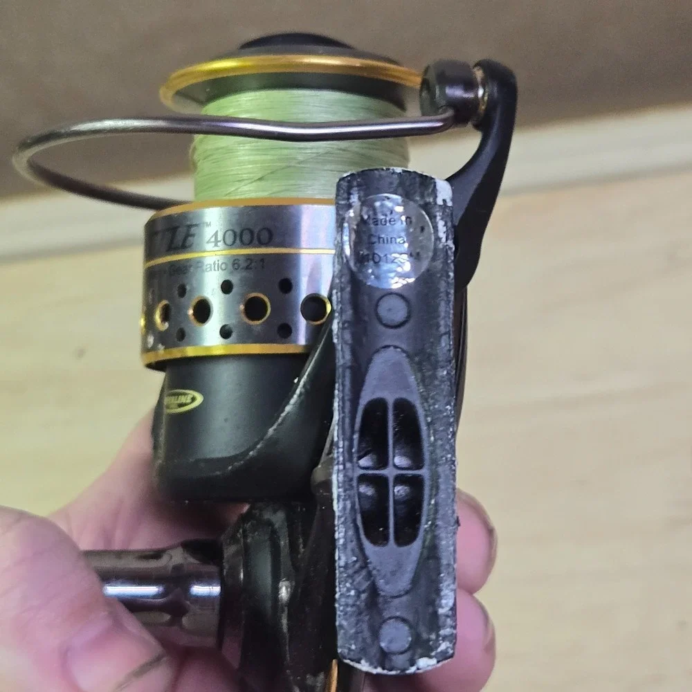 Penn Battle Spinning Reel 4000 Black/Gold Metal
